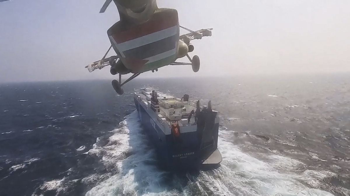 Húsíové vážně poničili další obchodní loď. A už mají i podvodní drony